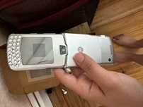 Motorola v3i , зарядник есть