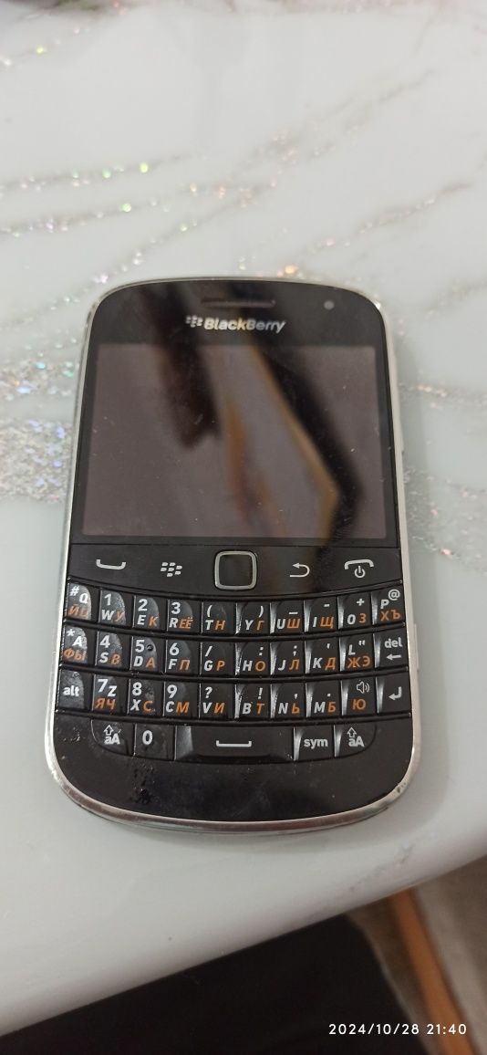 Телефон BlachBerry 9900