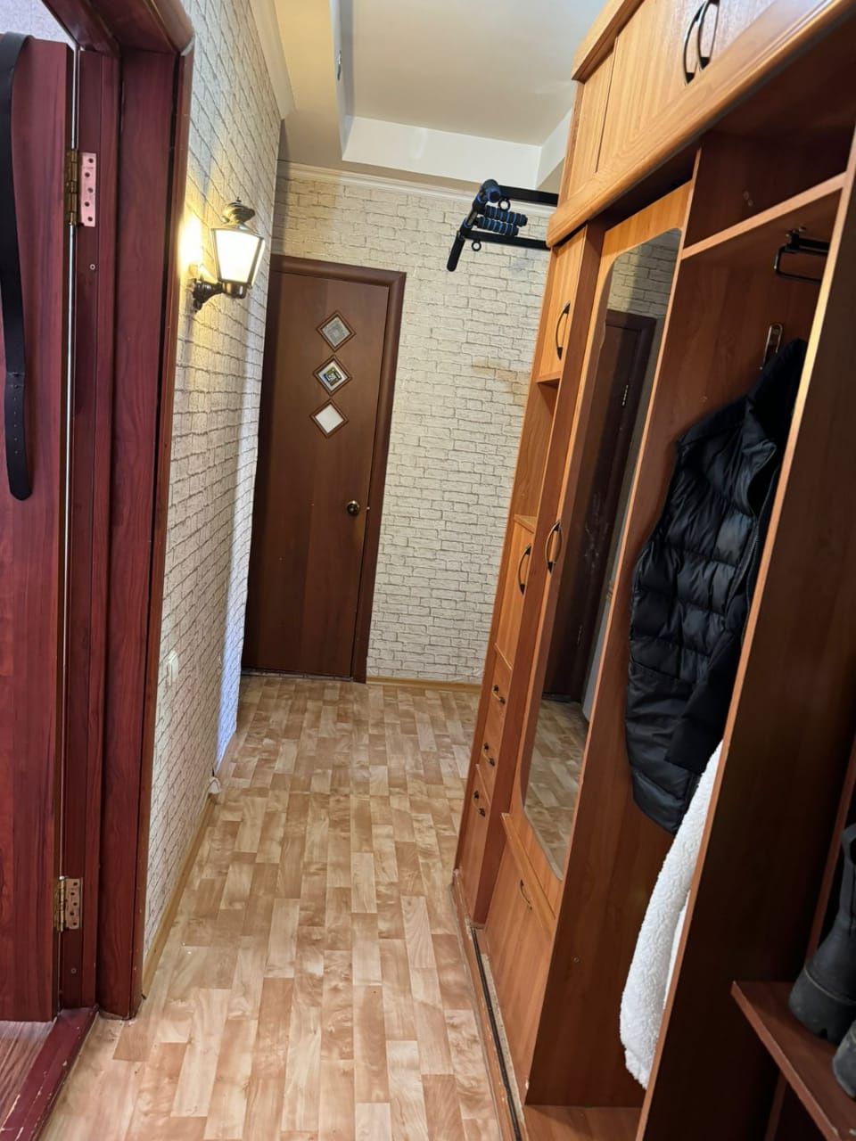 Продаю двухкомнатную комнатную квартиру
