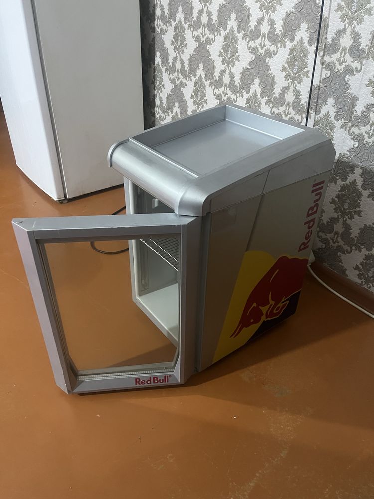 Холодильник мини  RedBull