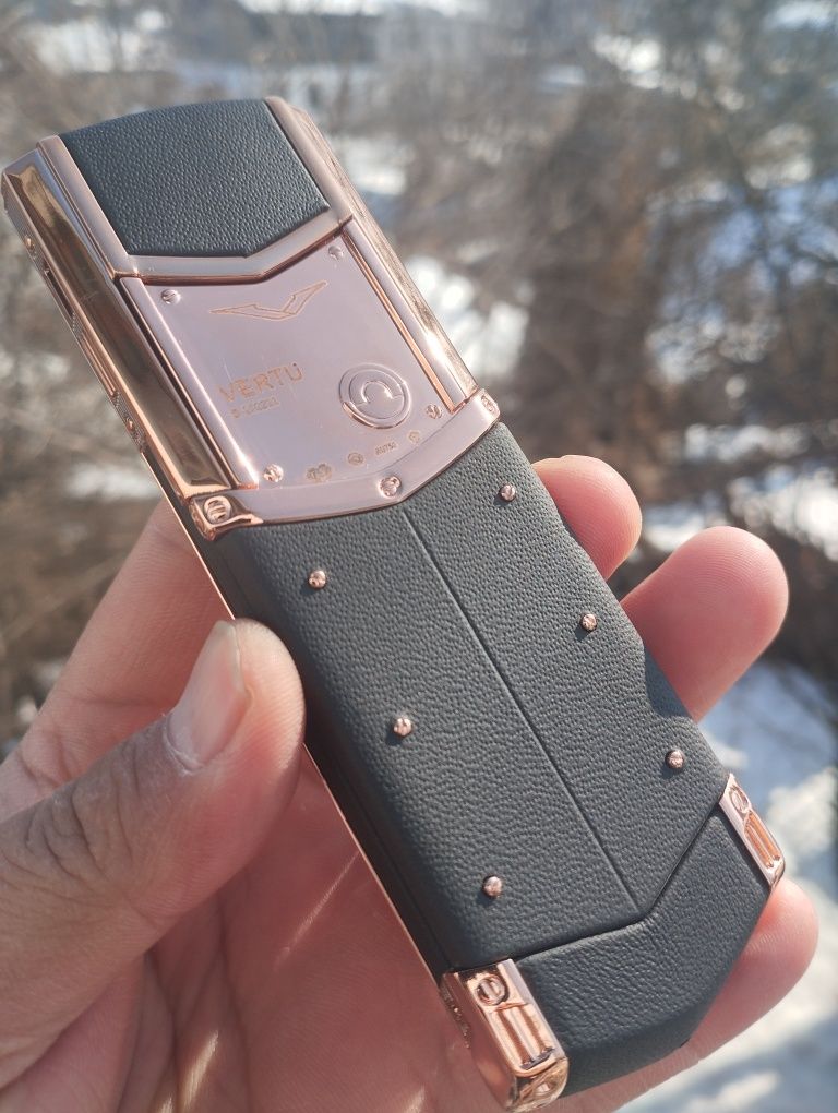 Vertu signature S модели