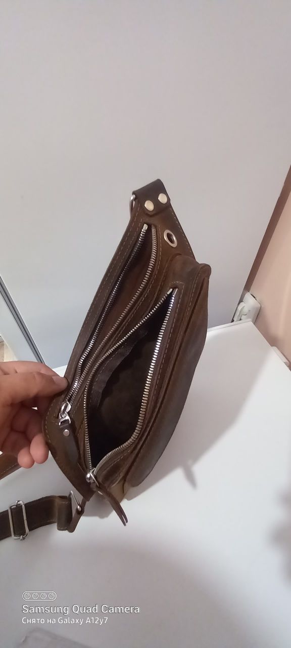 Продам, обменяю Барсетку чистая кожа