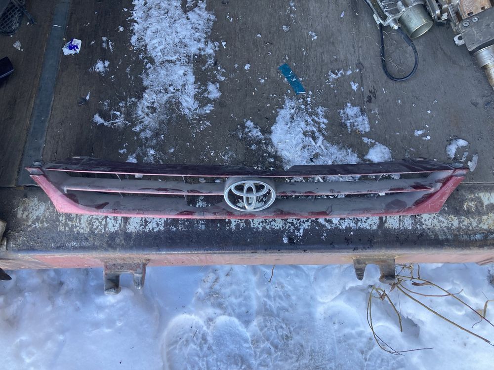 Решетка радиатора Тойота Сцептер / Toyota Scepter