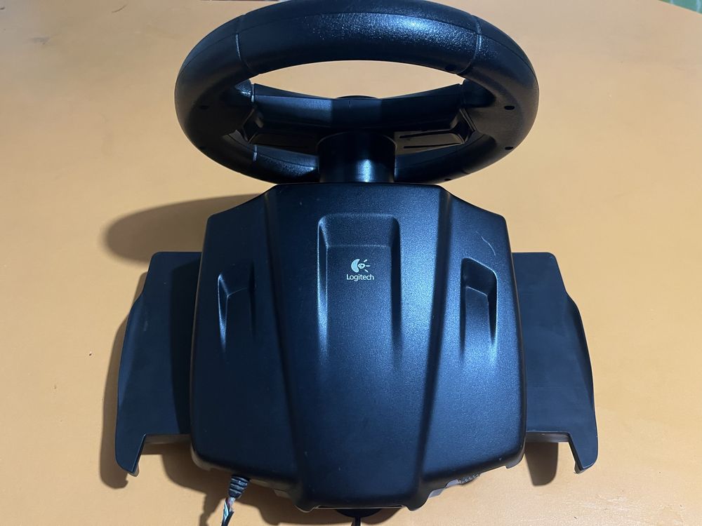 Прадам Руль Logitech Formula Vibration С педалями!