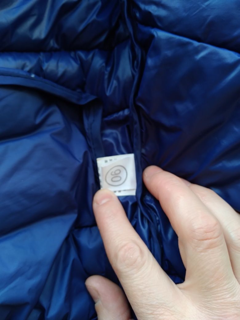 Продам куртку детскую