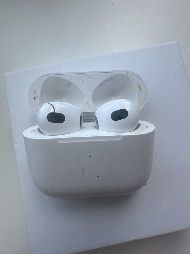 Airpods 3 (работает правый наушник)