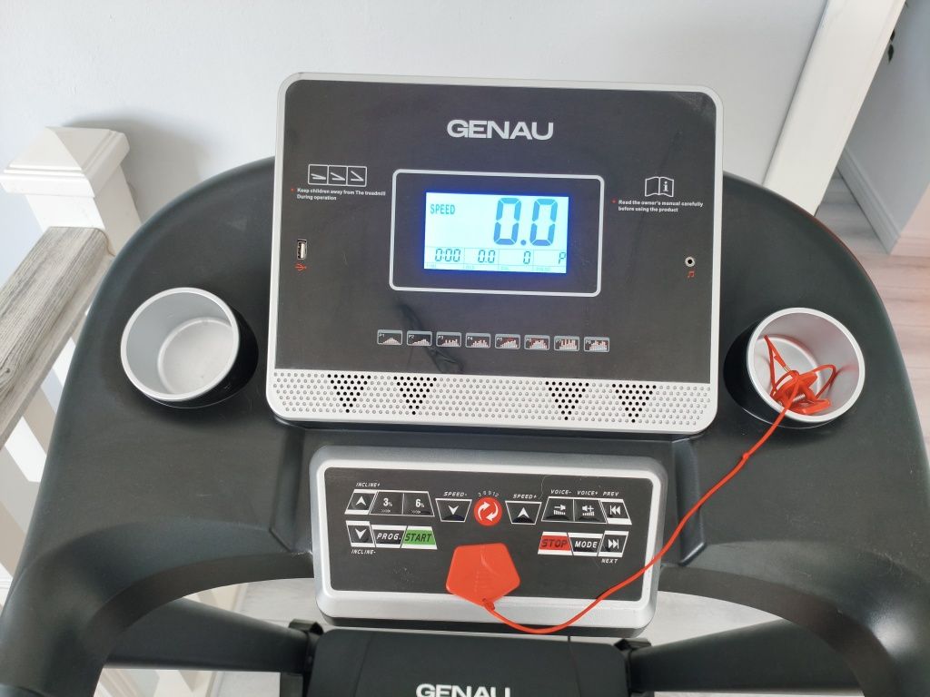 Беговая дорожка Genau Terra TR-55S — почти новая, с гарантией