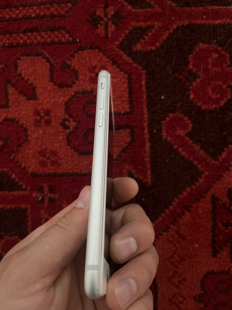 IPHONE 8 продам в отличном состоянии