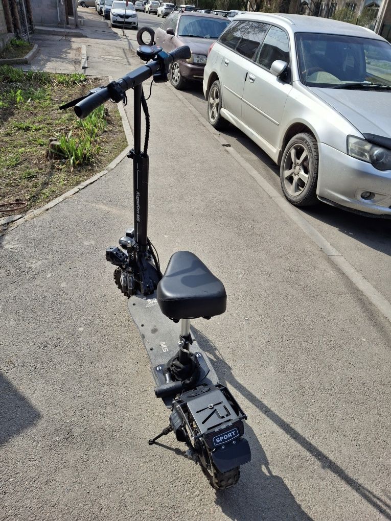 Электросамокат KUGOO M5
