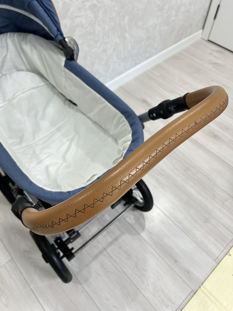 Продам детскую коляску 2 в 1