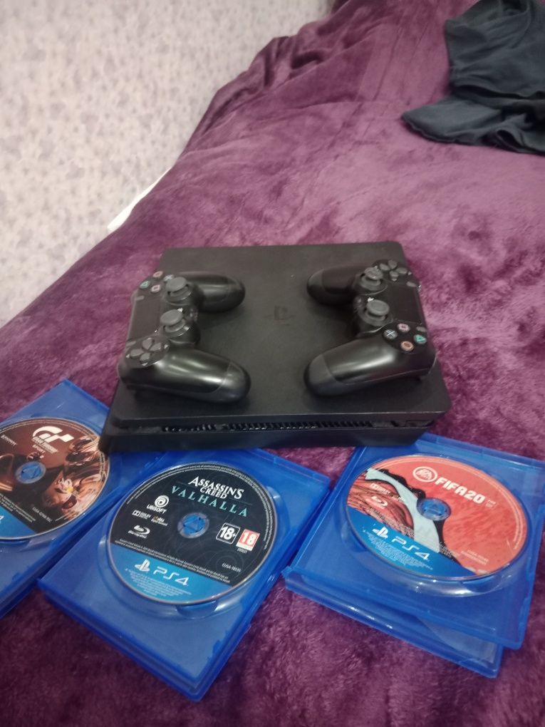 Продам приставку ps4 ремонт не было