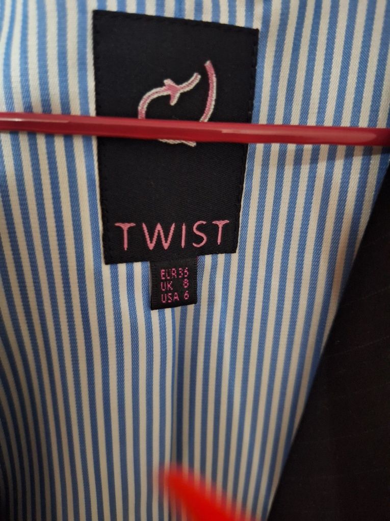 Классный жилет, жилетка. Бренд Twist. Размер 42