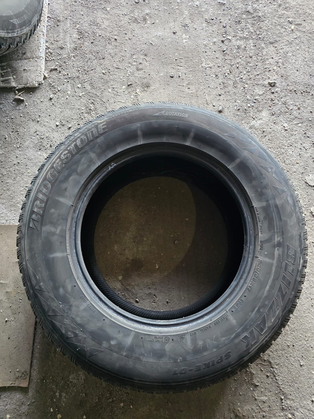 Продам зимние резину 265/65/17