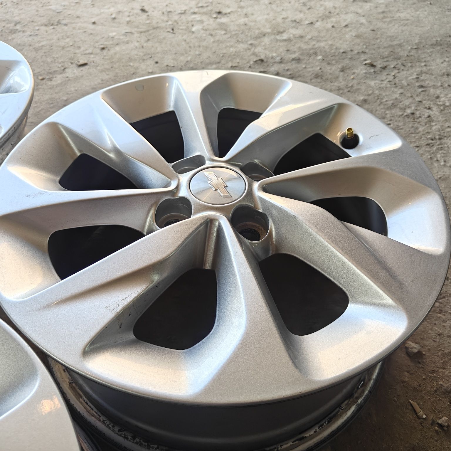 R15  PCD 4 *100 Комплект оригинальных легкосплавных дисков