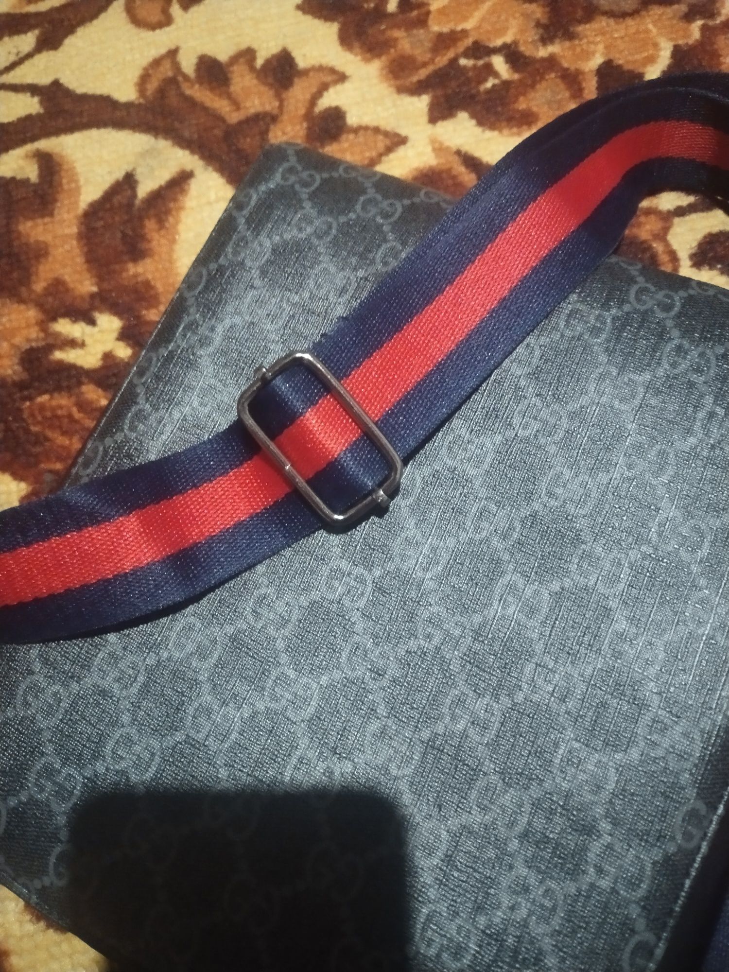 Сумка Gucci через плечо