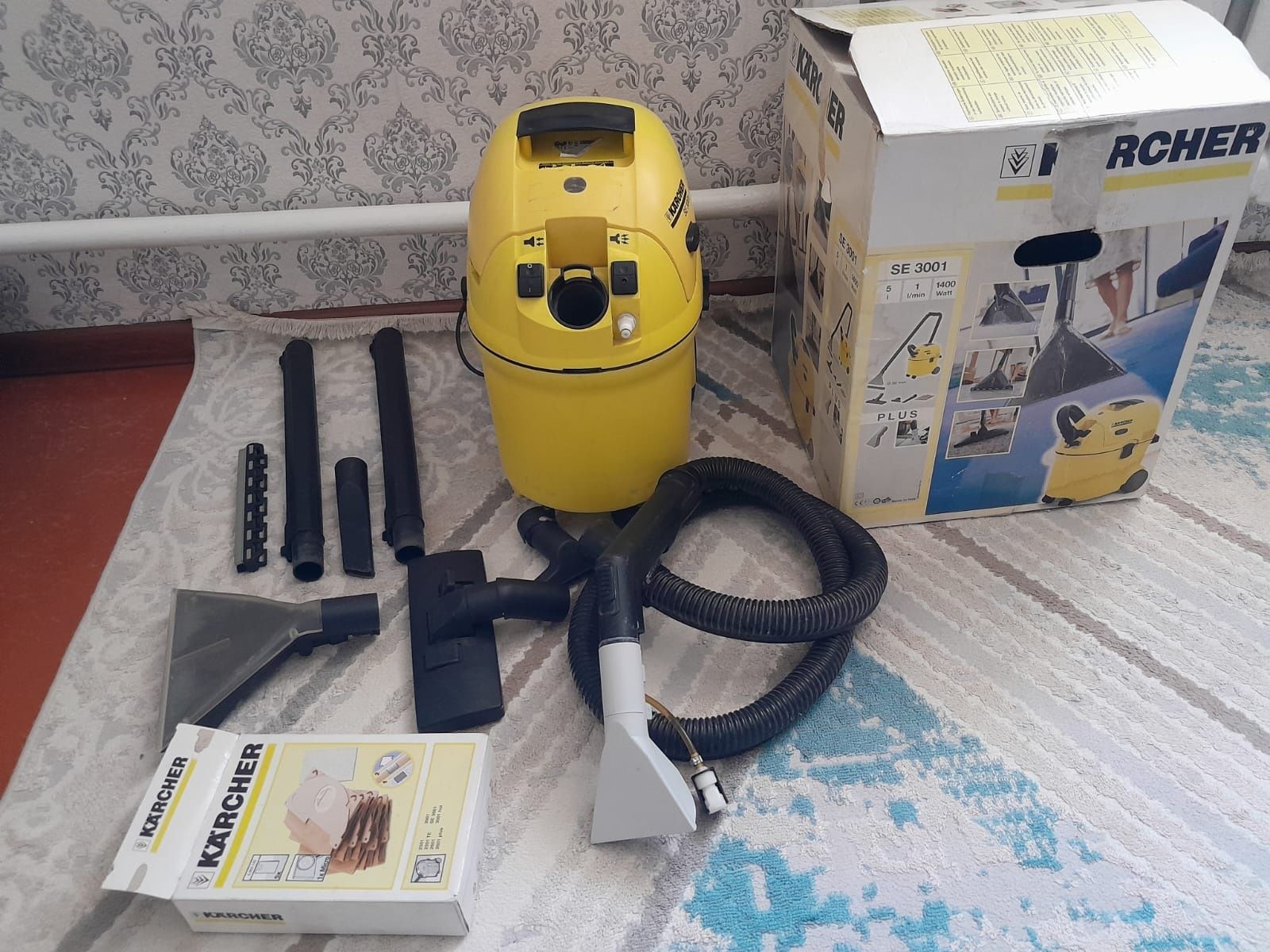 Моющий пылесос Karcher для химчистки мягкой мебели автохимчистка