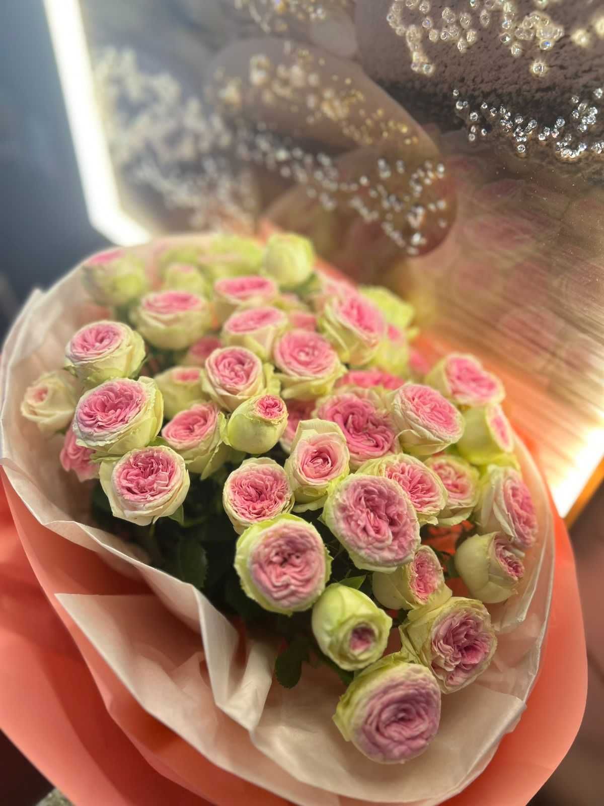 Свежие кустовые розы