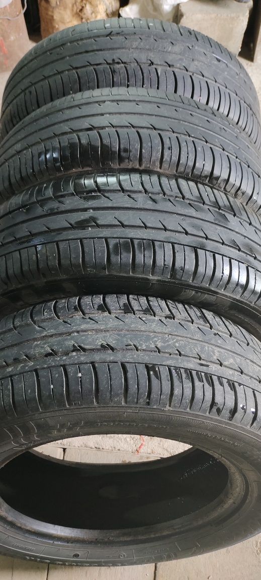Продам четыре покрышки