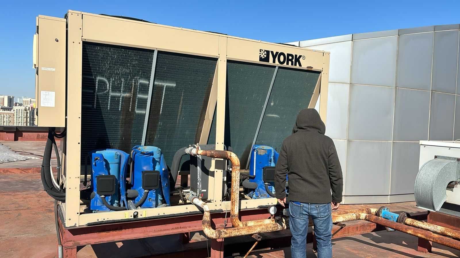 продам чиллеры и фанкойлы дешево