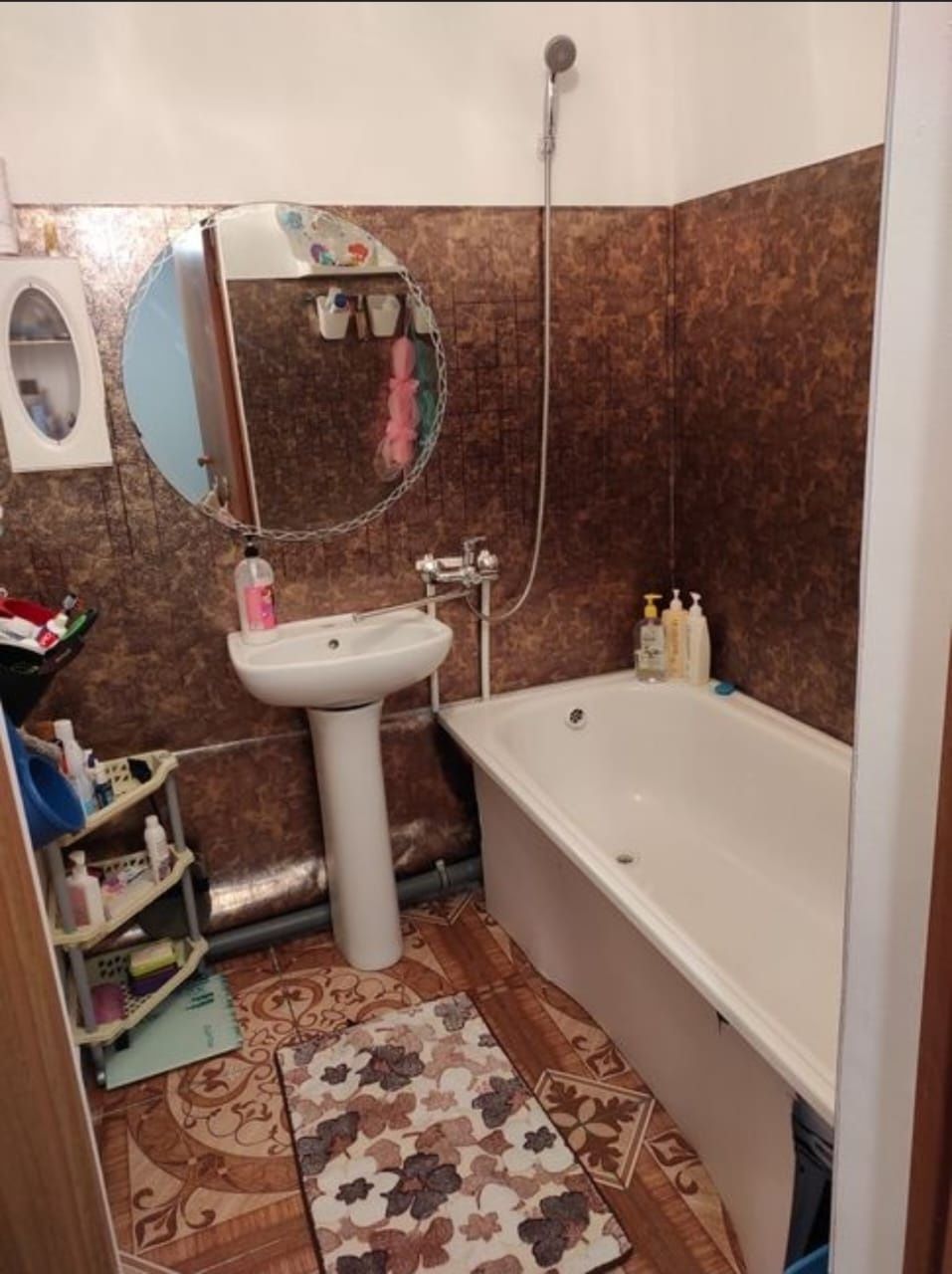 Продам 3-комнатную квартиру Бензострой