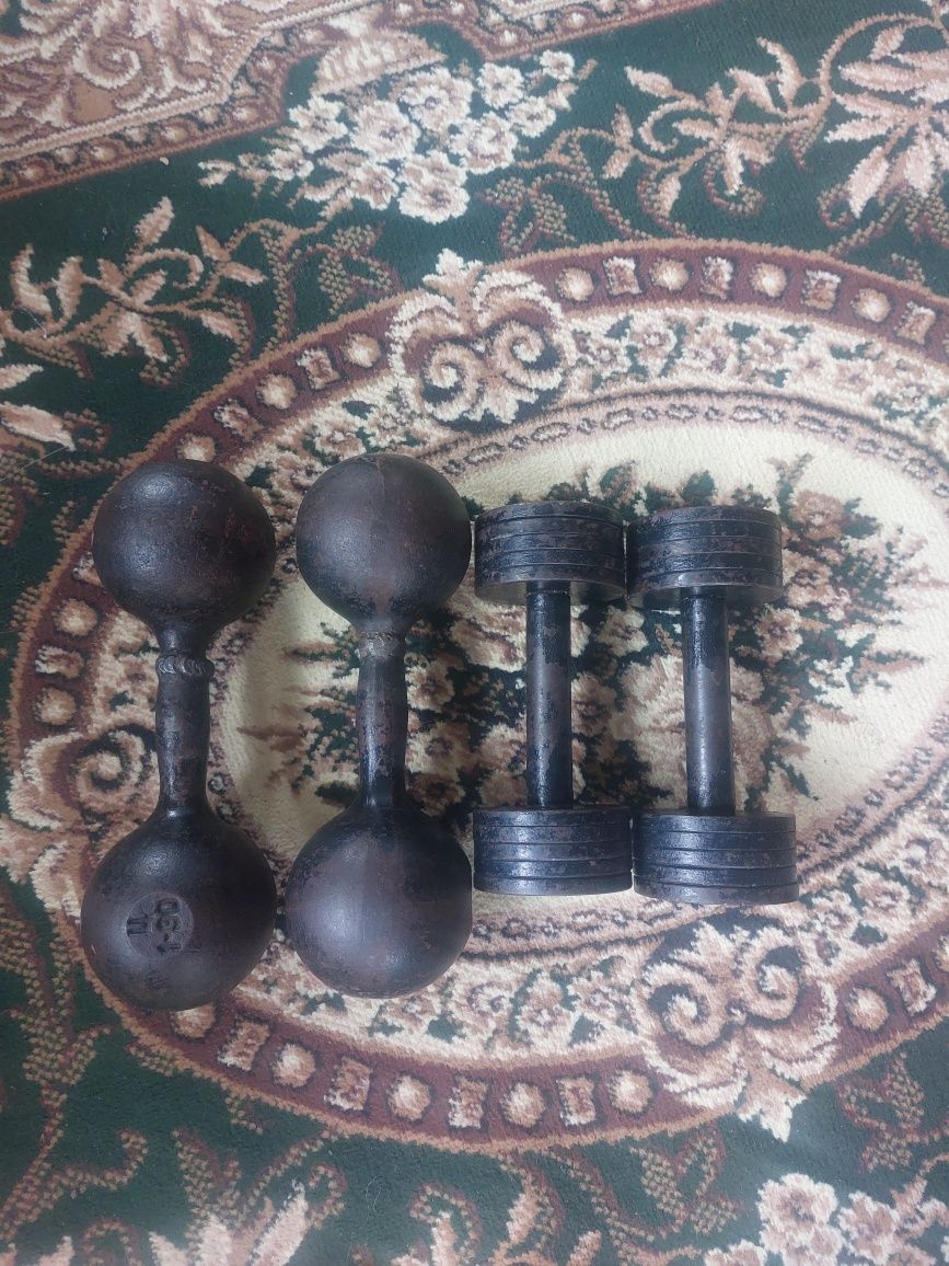 Продам гантели 2 по 10, 2 по 5