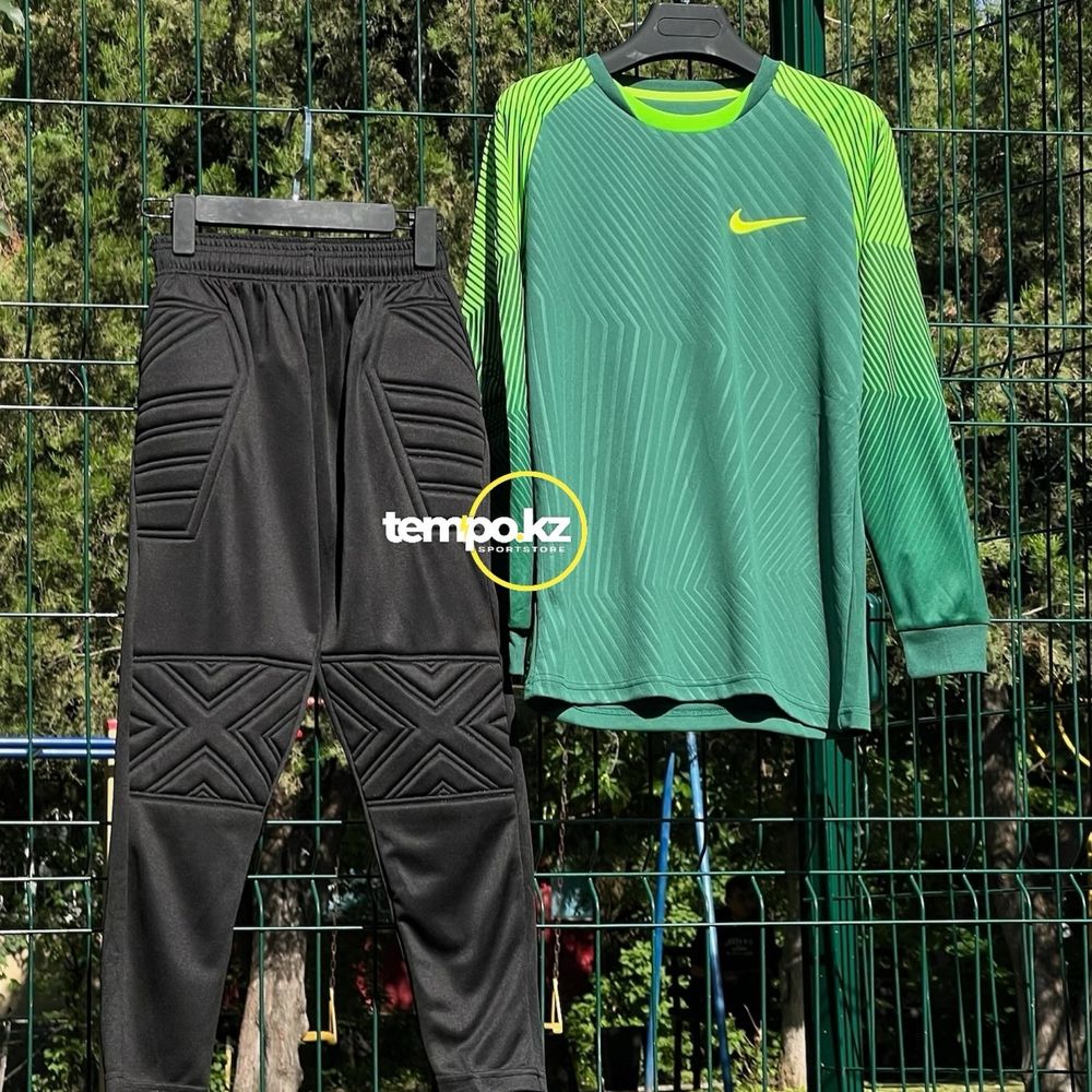 Вратарская футбольная форма Nike XS-S в Алматы