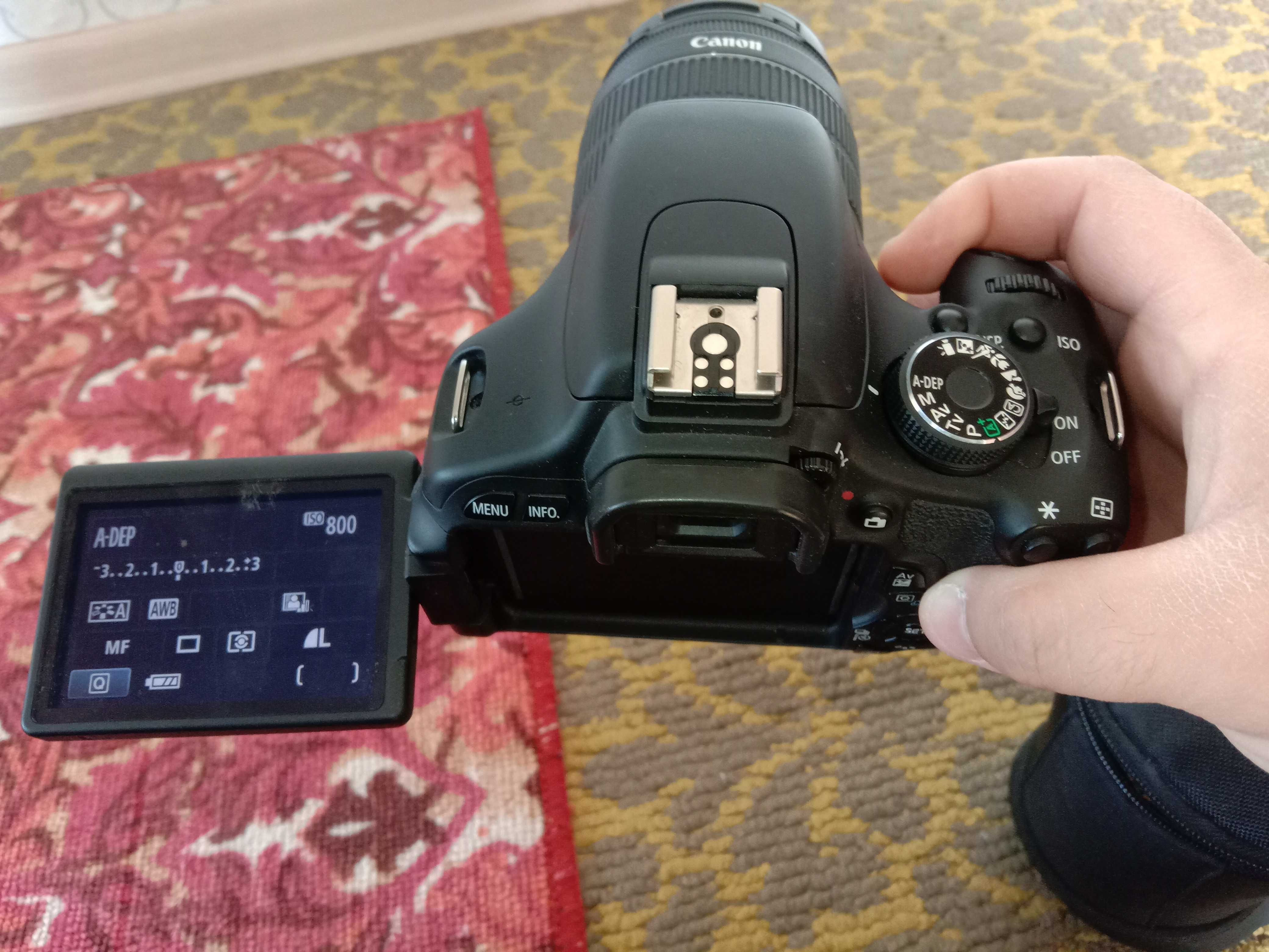 Продам новы Фотокамера Canon EOS 600D Kit 18-55 II