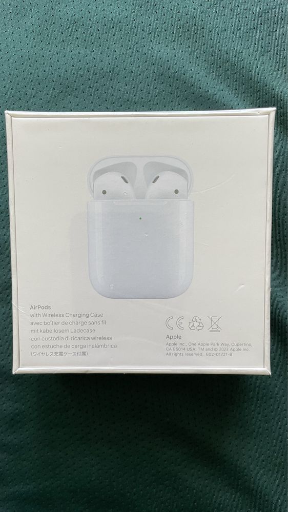 Продам наушники AirPods