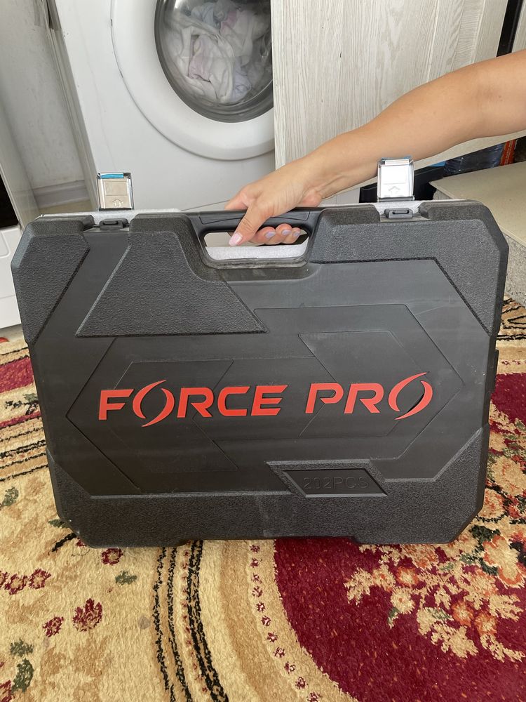 Набор универсальный 202 в 1 FORCE PRO 111CGC-202