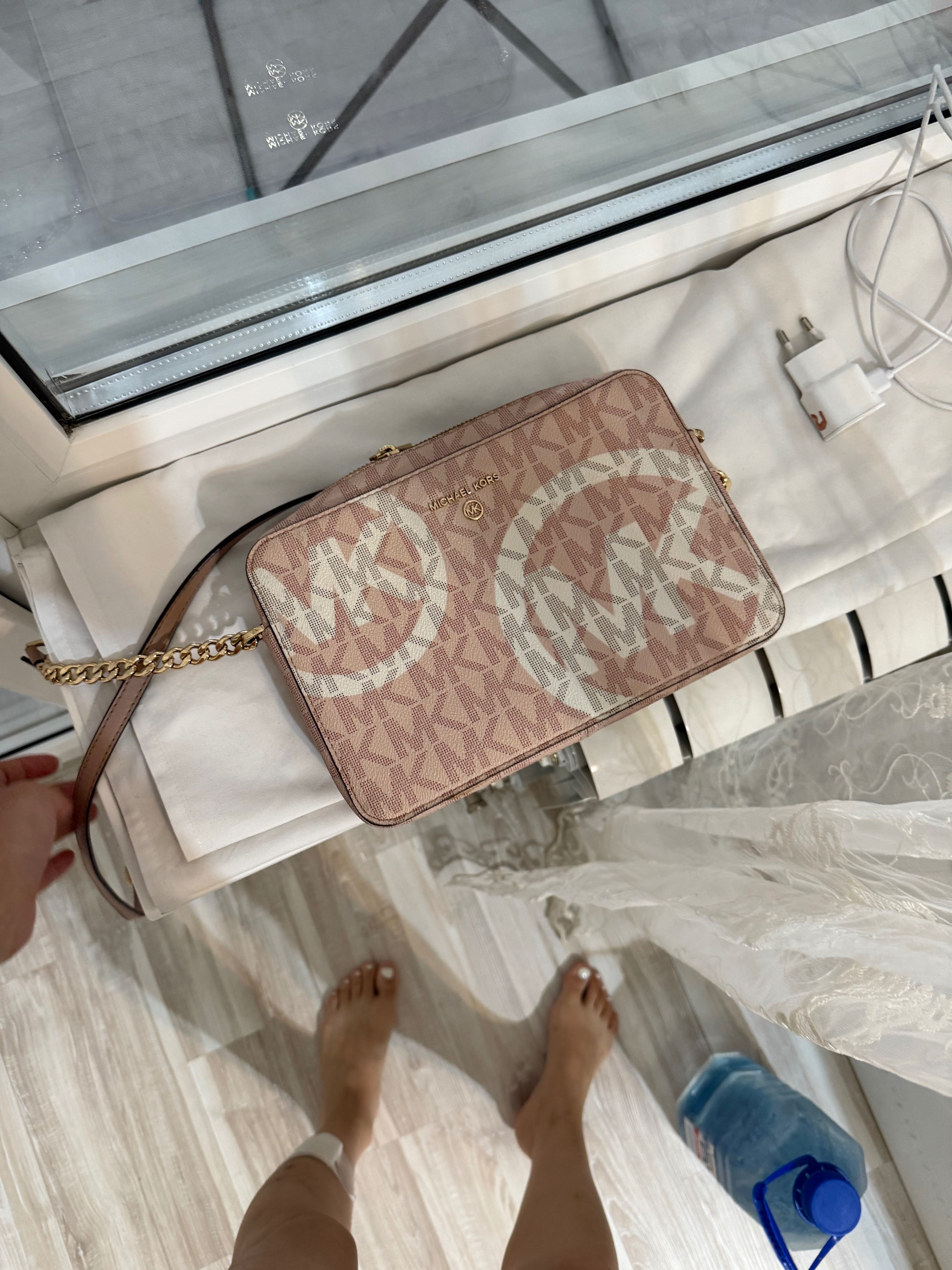 Продам сумочку Michael kors