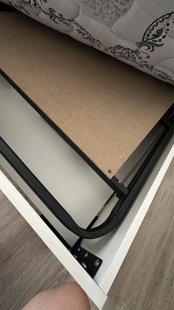 Продам кровать 180*220 (с подьемным механизмом)