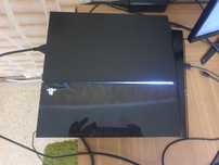 Продам Sony Playstation 4 срочна