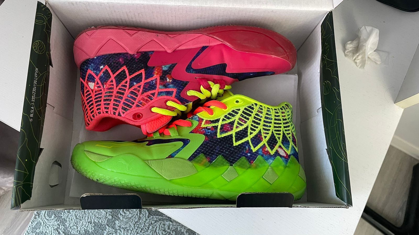 Продам красовки  подрастковые Lamelo ball puma x ric and morti