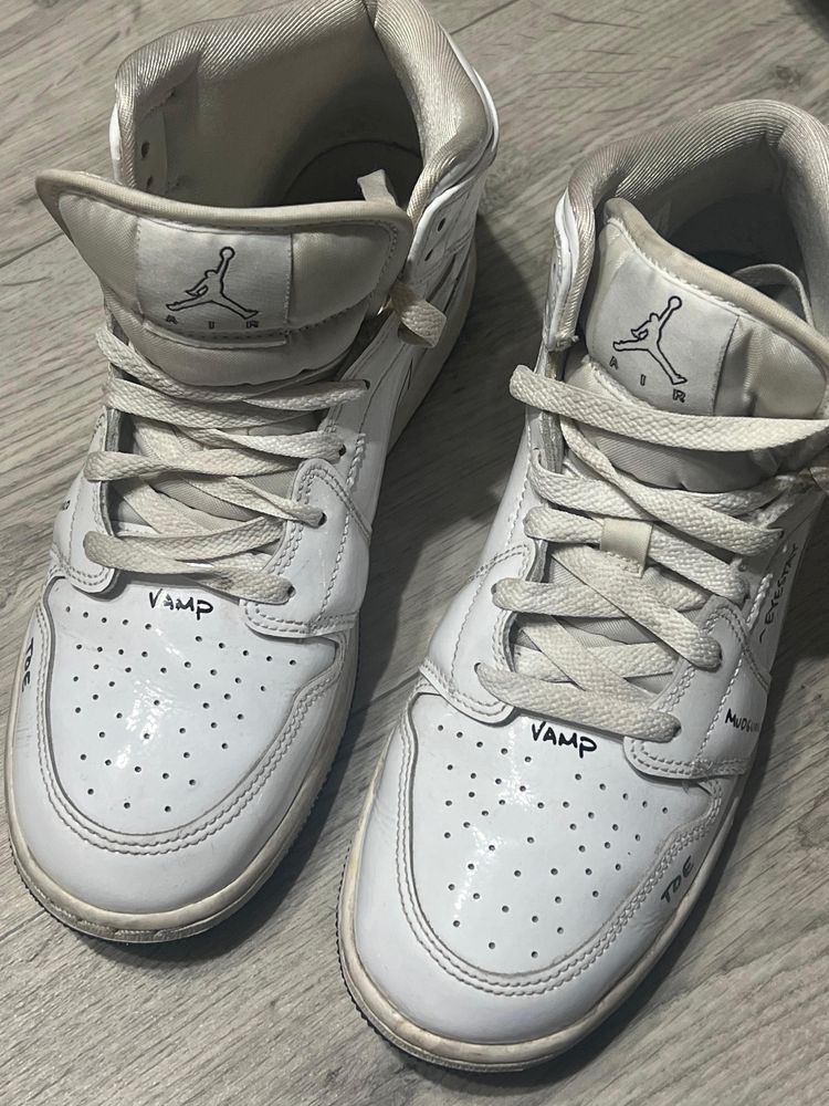 кроссовки jordan nike в отличном состоянии