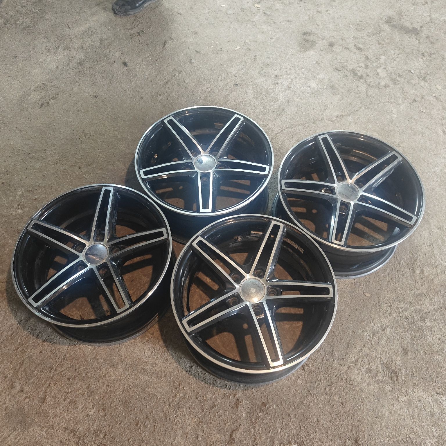 R16 5*114,3 Комплект легкосплавных дисков
