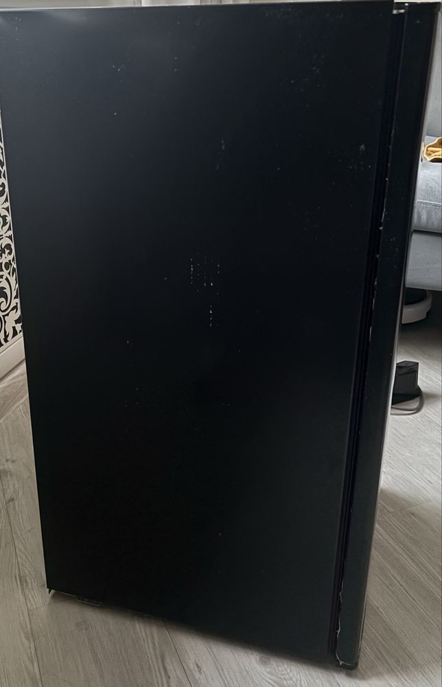 Холодильник TESLER RC-95 BLACK