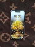 Продам Айфон 15 128 gb в зеденом цвете