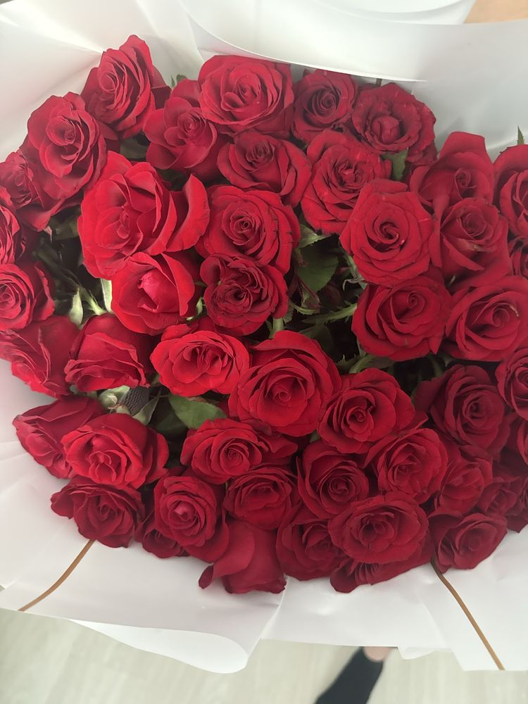 Продам розы свежие 7 букетов