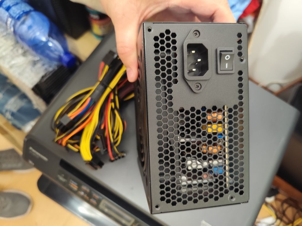 Продам блок питания Antec Atom 750w