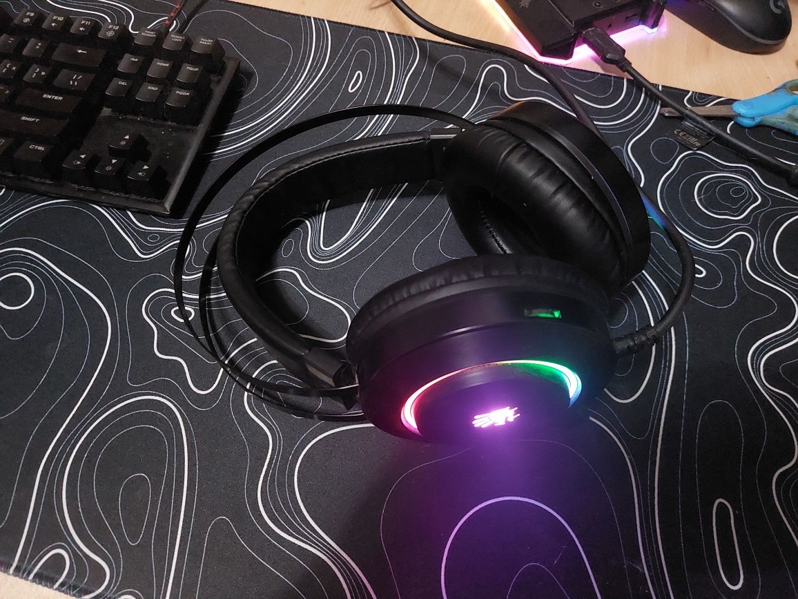 Продам наушники bloody G521