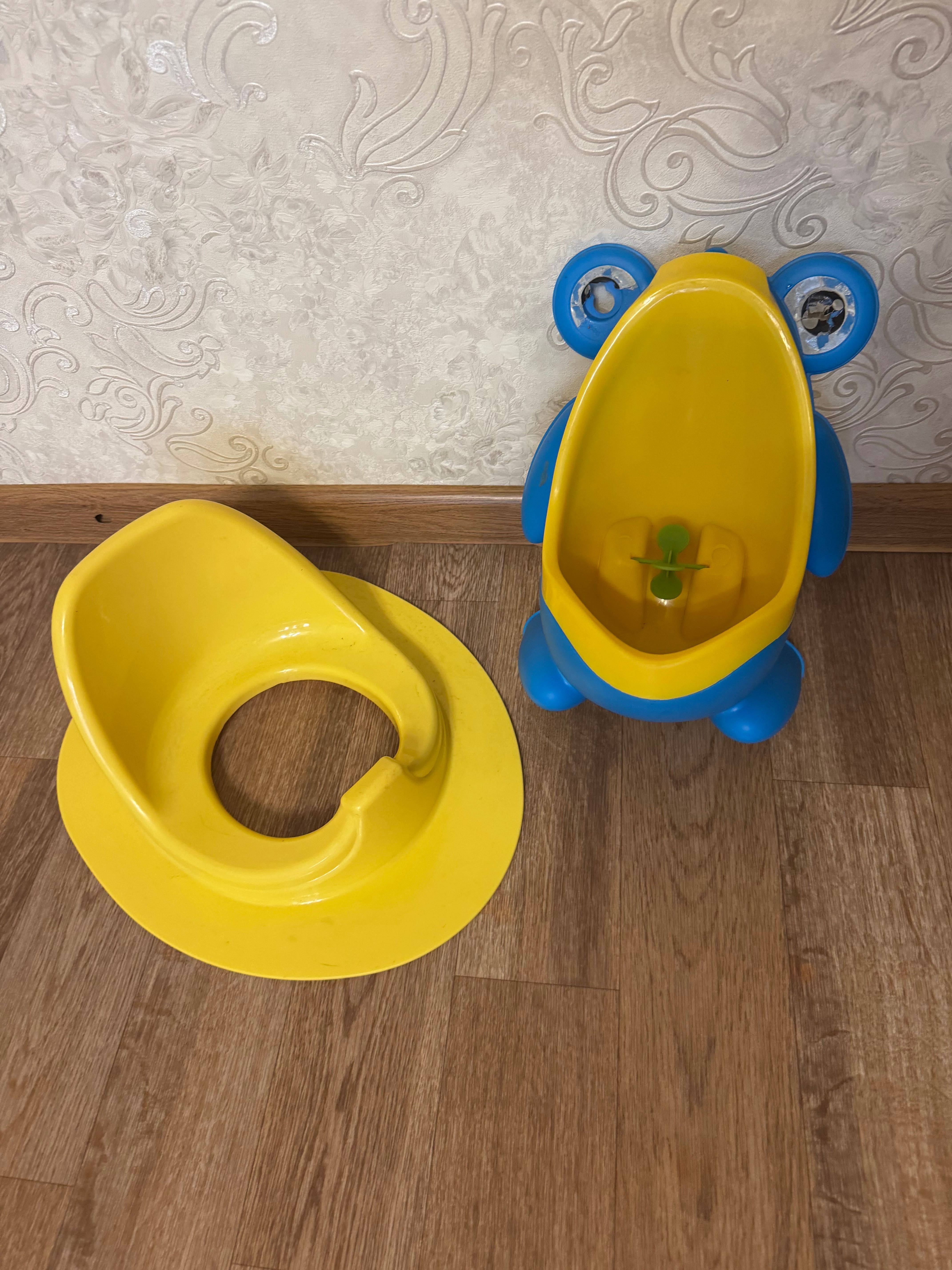 Горшок, писсуар, крышка для унитаза.