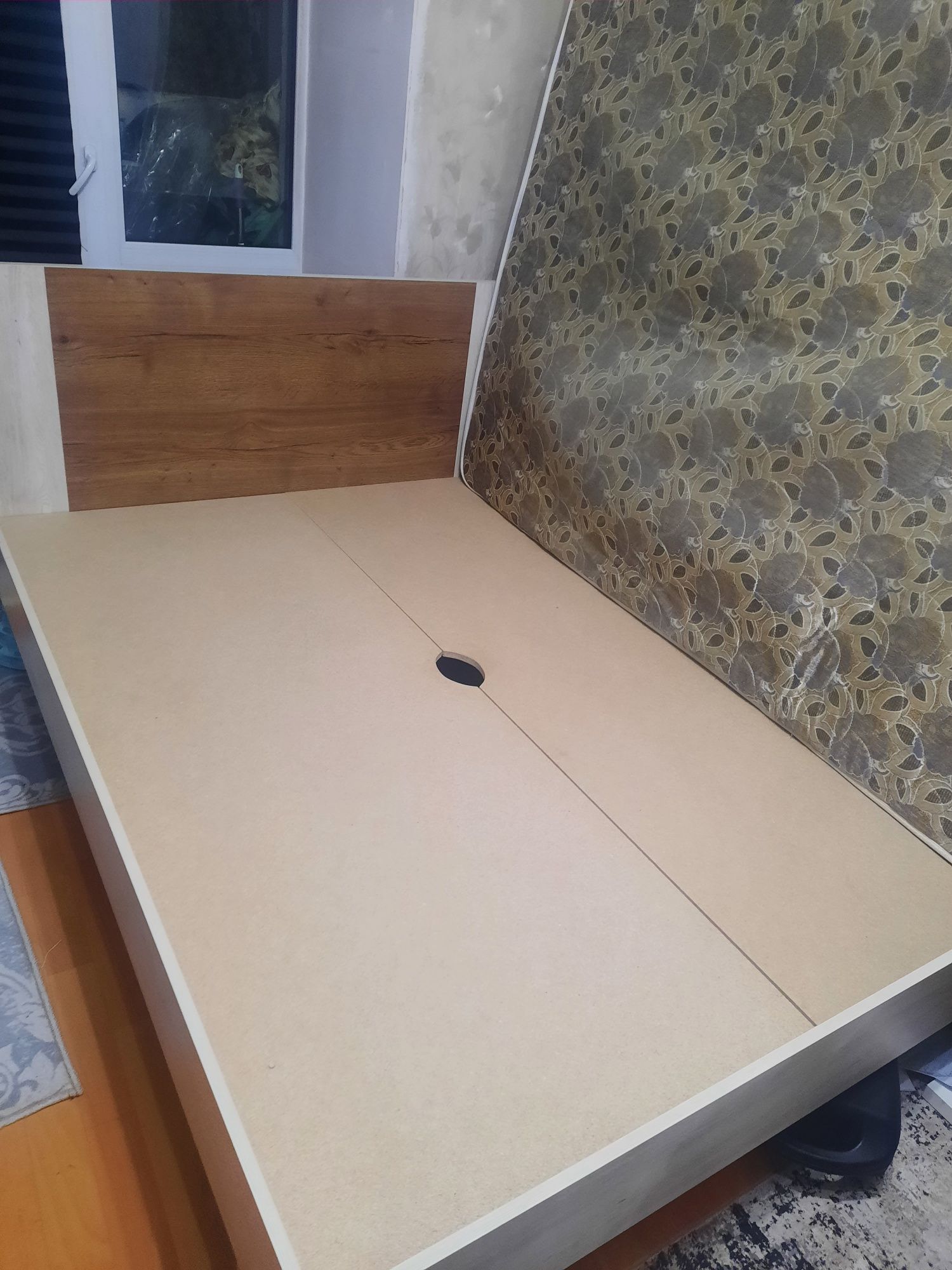 Двуспальная кровать продам