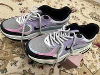 Женские новые кроссовки Nike