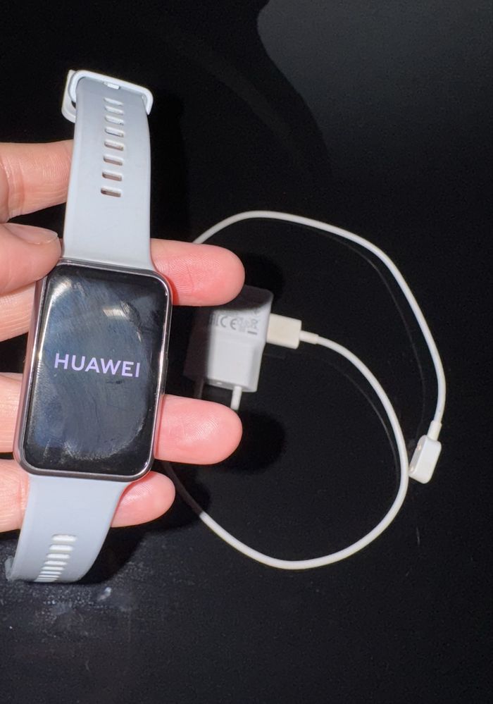 Продам часы  HUAWEI WATCH FIT-E44