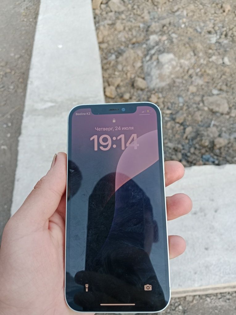 Ipnone 12 в хорошем состоянии