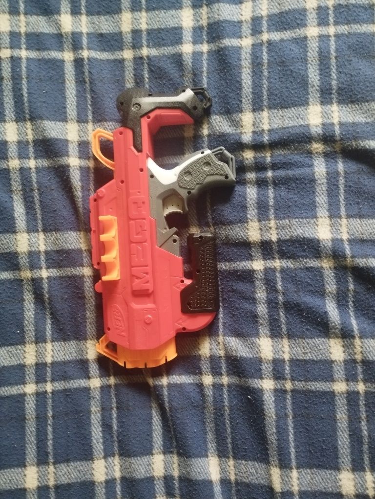 Продам бластер Nerf Bulldog
