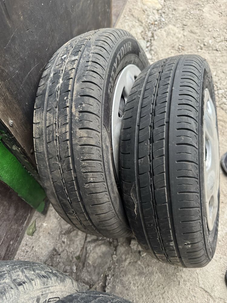 Продам шины с дисками R12
