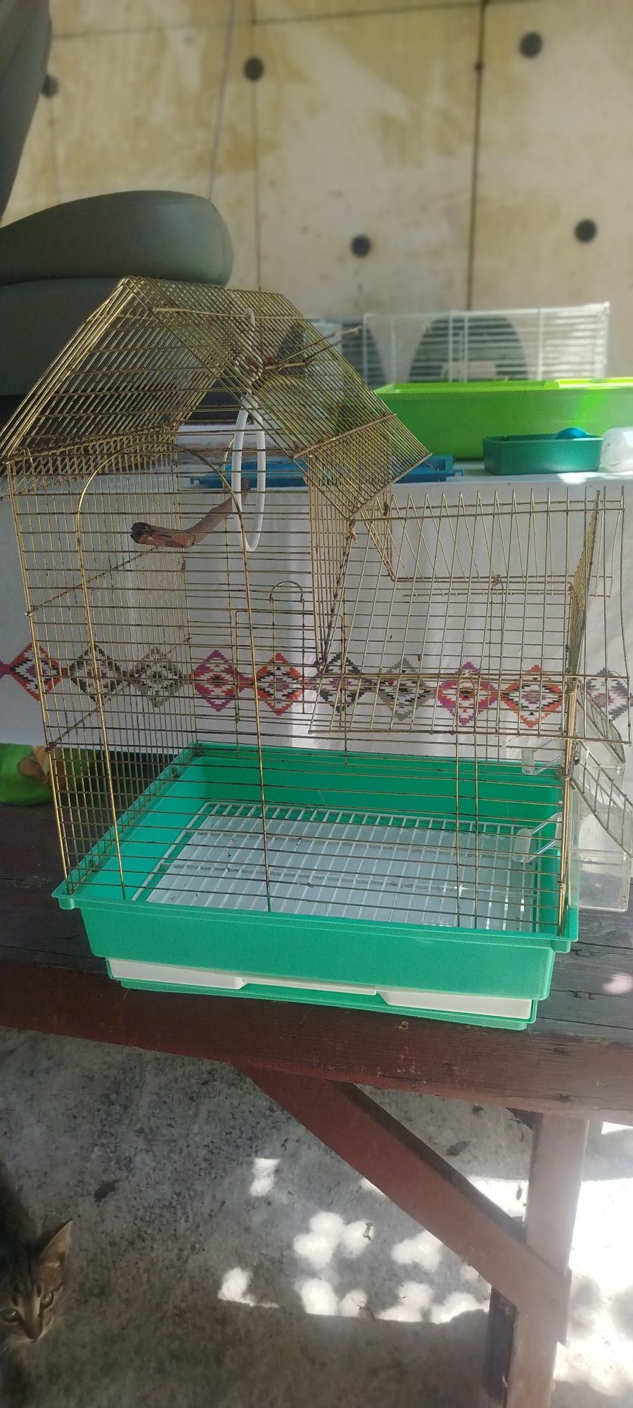 Продам клетку для птичек
