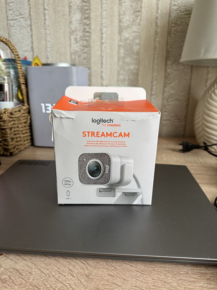 Веб-камера Logitech StreamCam белая