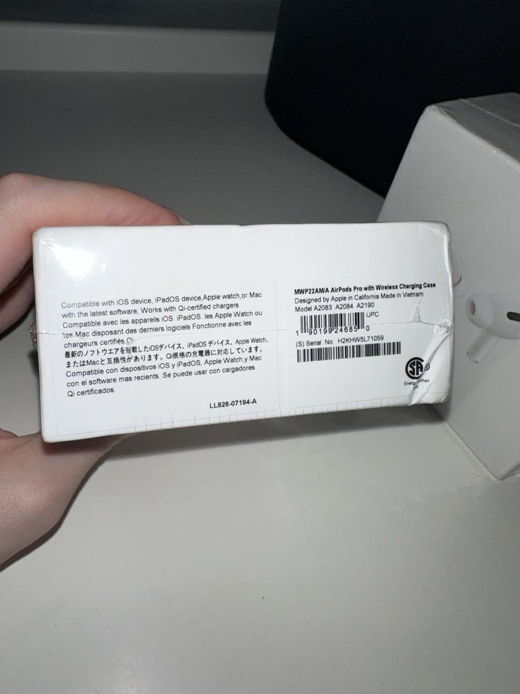 Продам Airpods pro
